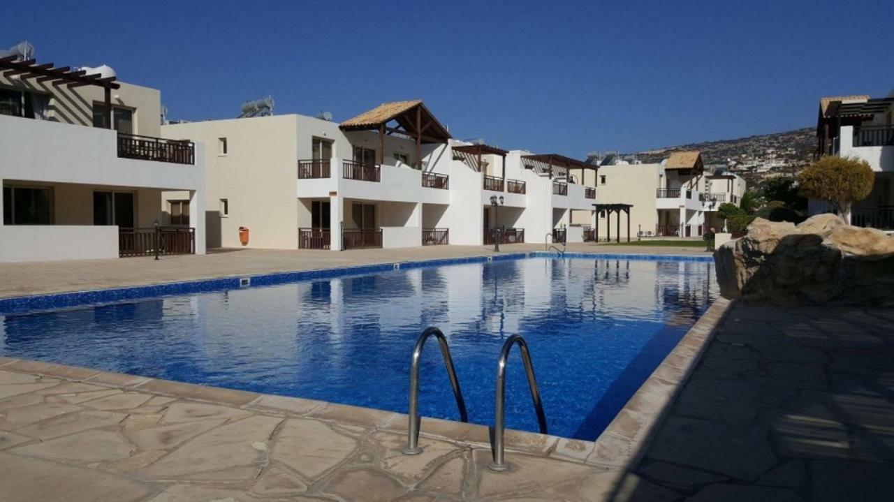 Vanessa 2 Bedroom Apartment Пафос Экстерьер фото